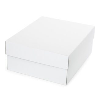 białe pudełko prezentowe
